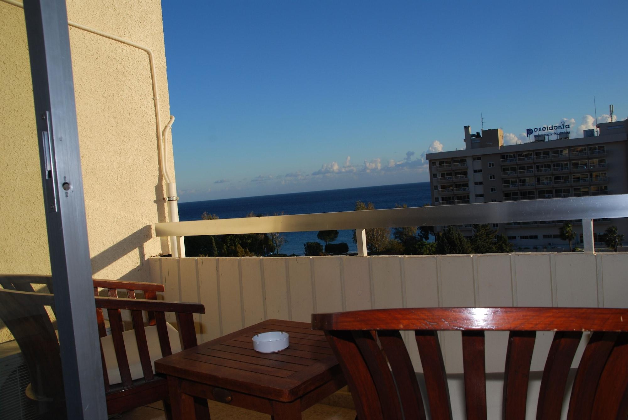 The Caravel Hotel Limassol Kültér fotó