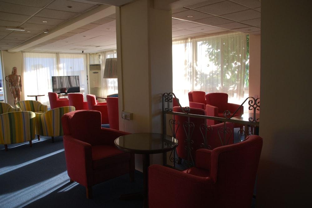 The Caravel Hotel Limassol Kültér fotó