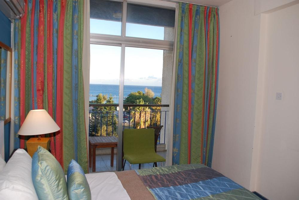 The Caravel Hotel Limassol Kültér fotó