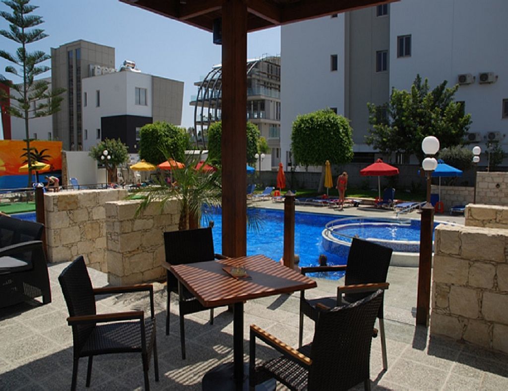 The Caravel Hotel Limassol Kültér fotó